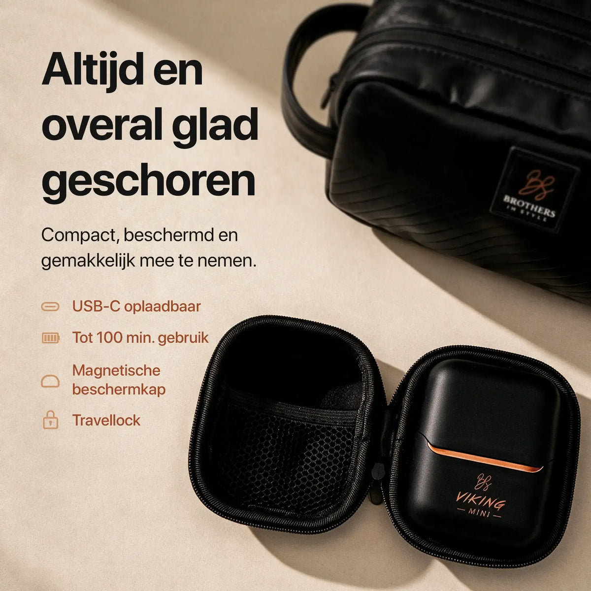 Foil Shaver Mini in open reisetui naast een zwarte toilettas