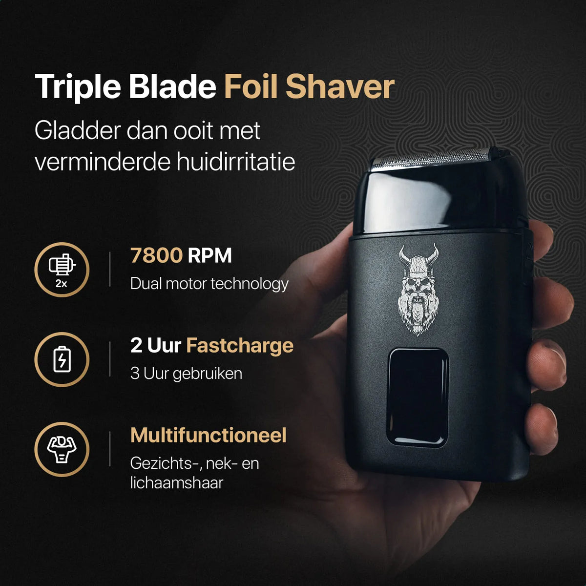 Triple Blade Foil Shaver met gemonteerde meskop in de hand