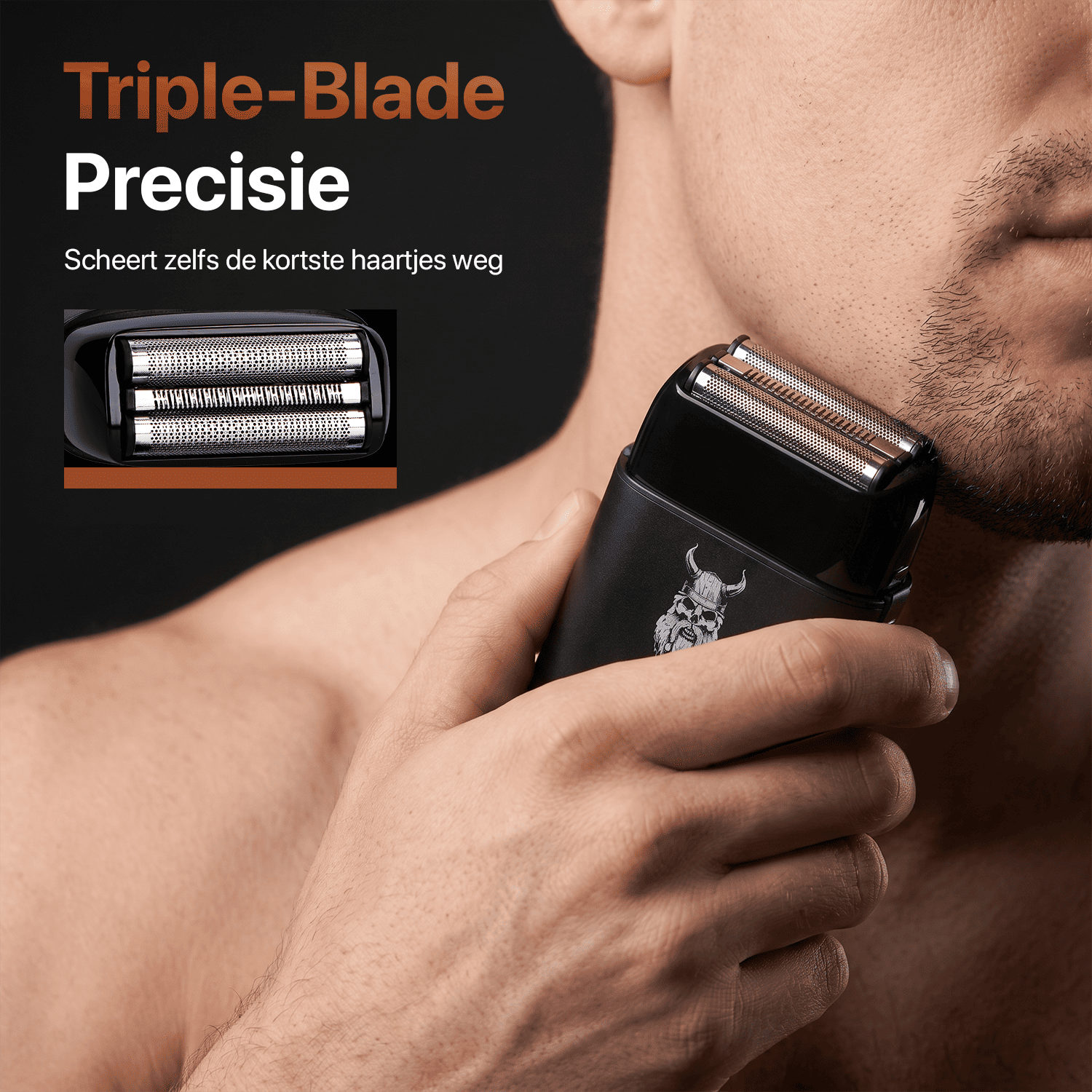 Triple Blade Foil Shaver met krachtige motor en SkinSafe-technologie.